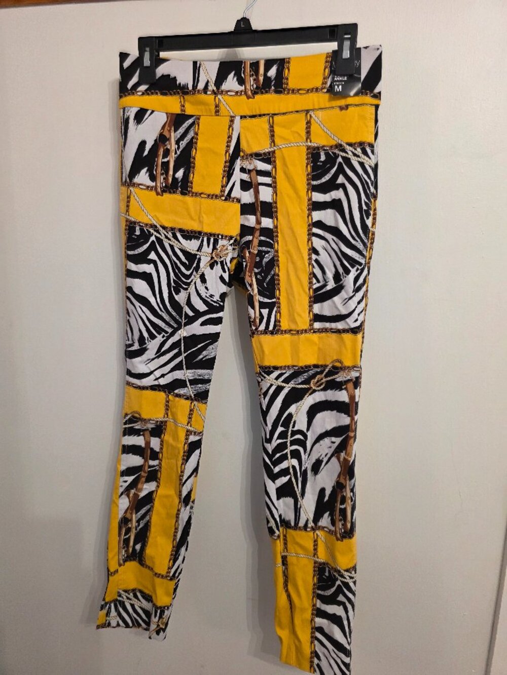 New York & Company Black, White and Gold Whitney Printed Stretch Pants NWT
